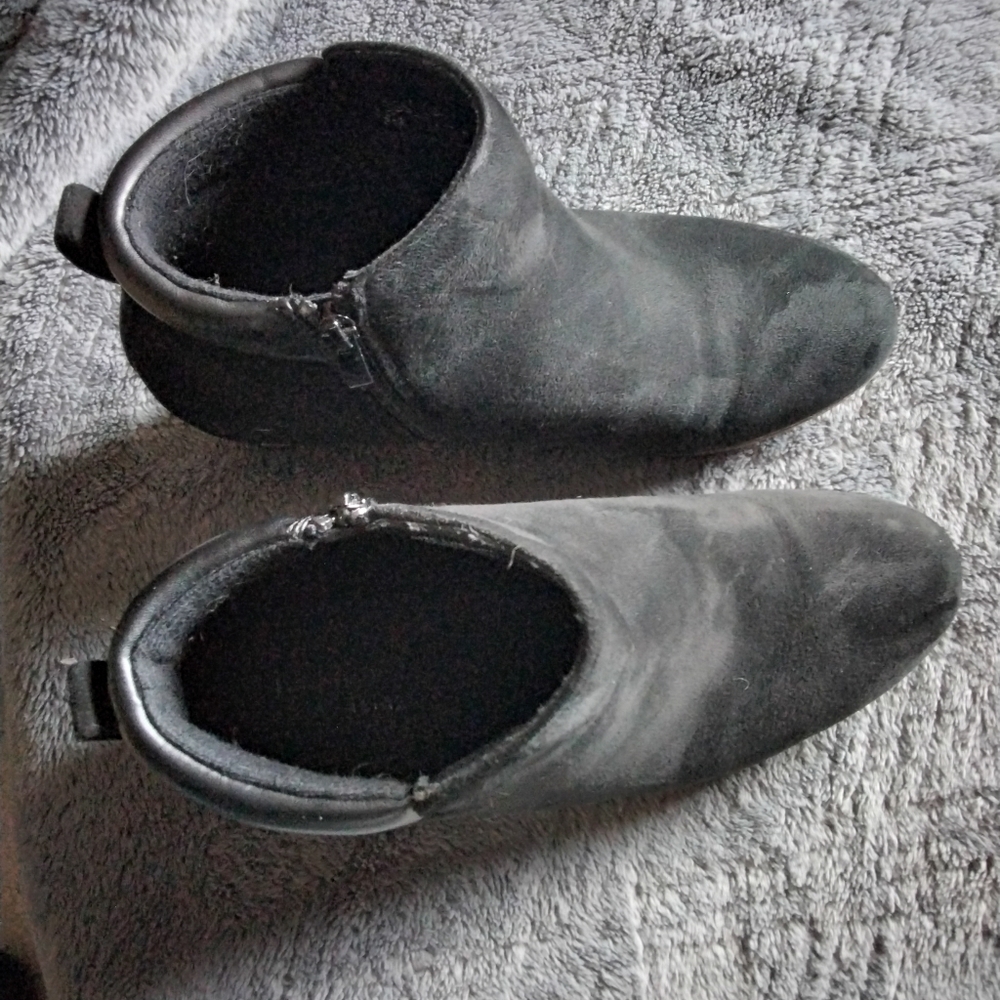 Jessica Cline Womens black ankle boots size 11